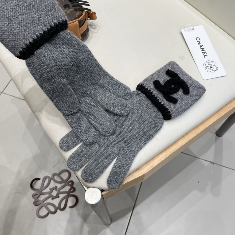 Gloves woolen women's фото 3