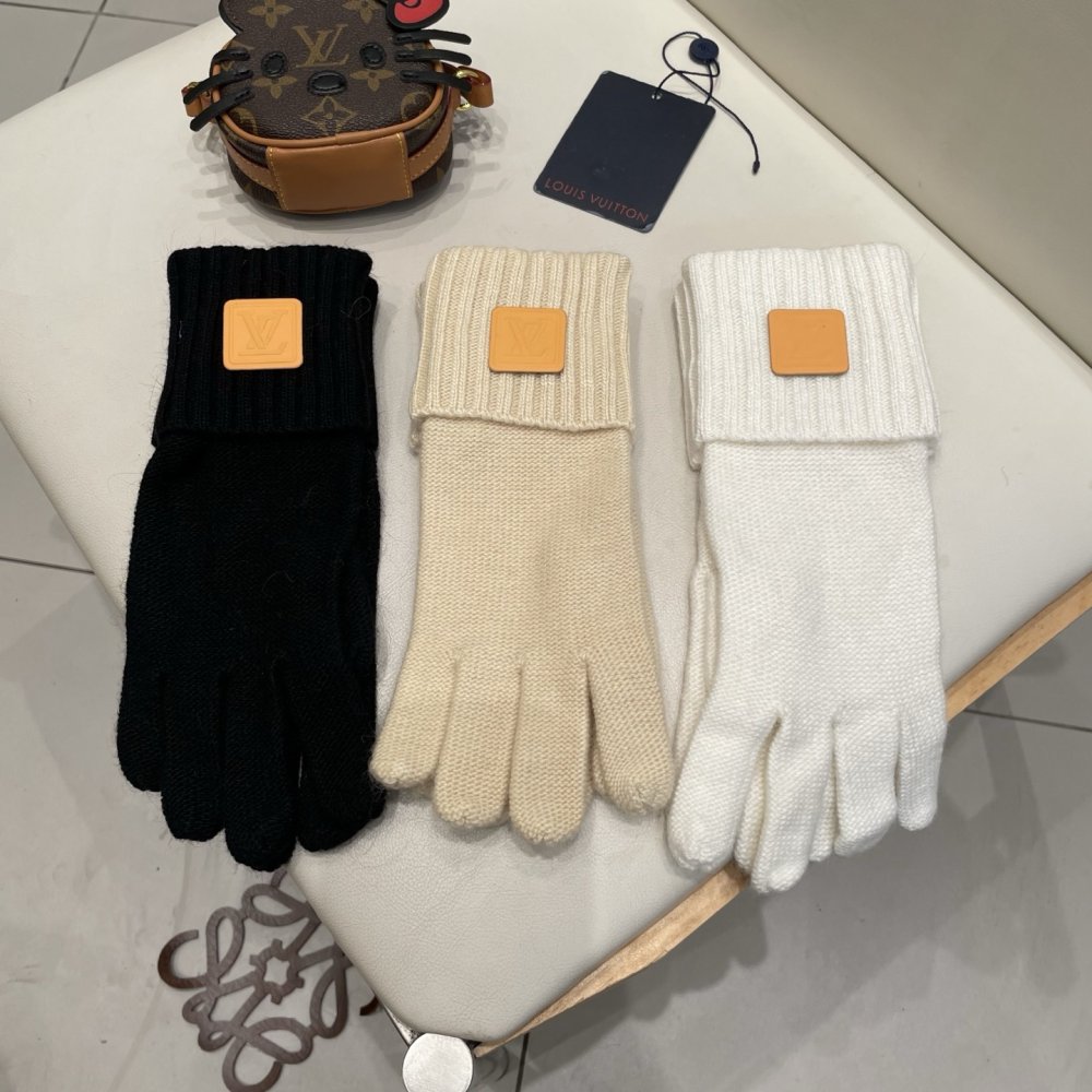 Gloves woolen women's фото 5