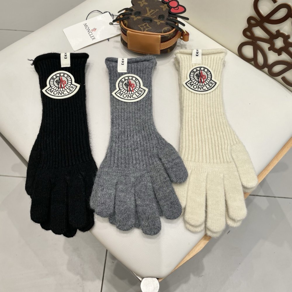 Gloves woolen women's фото 5