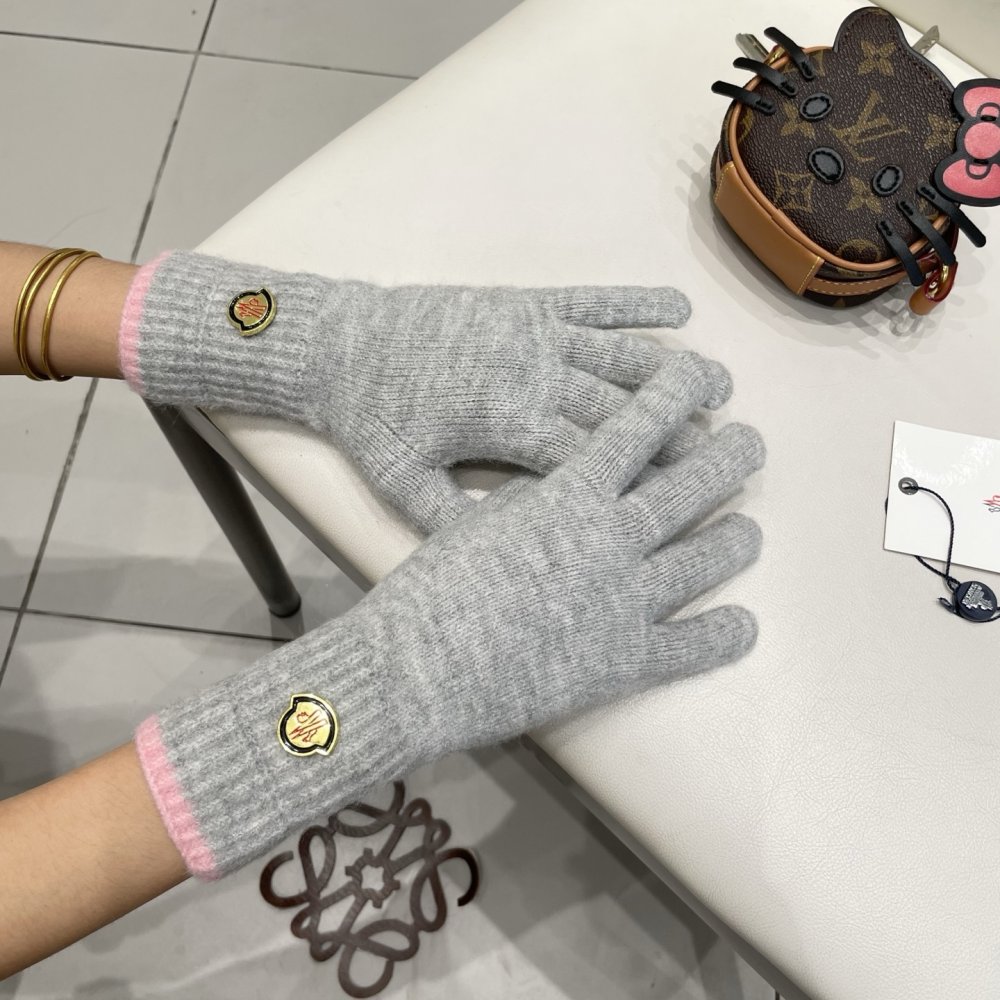 Gloves woolen women's фото 6