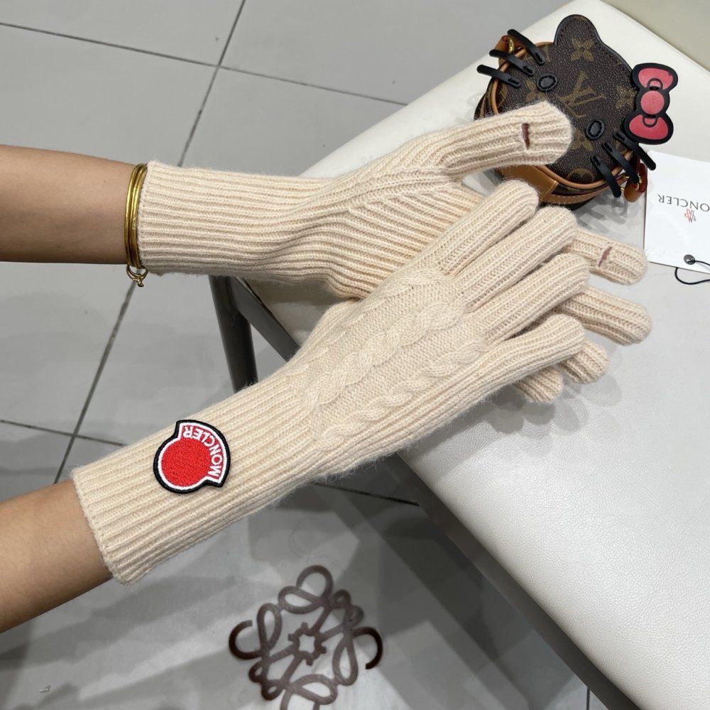 Gloves woolen women's фото 6