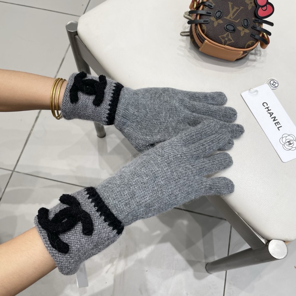 Gloves woolen women's фото 6