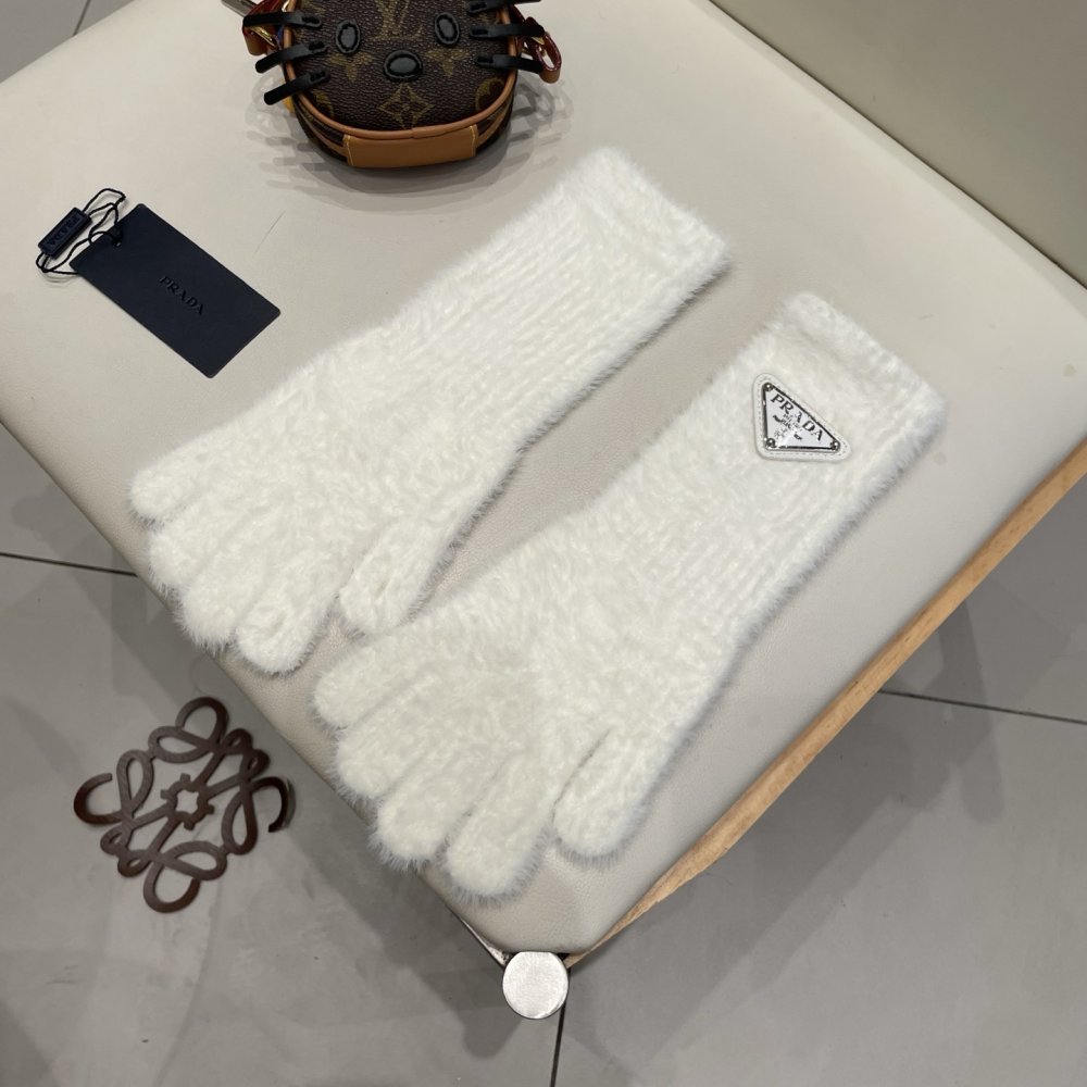 Gloves woolen women's фото 7