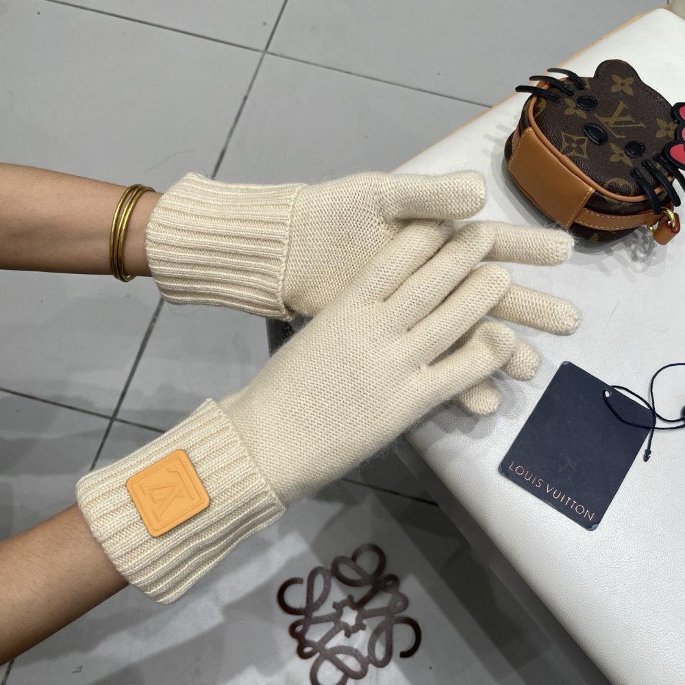 Gloves woolen women's фото 7