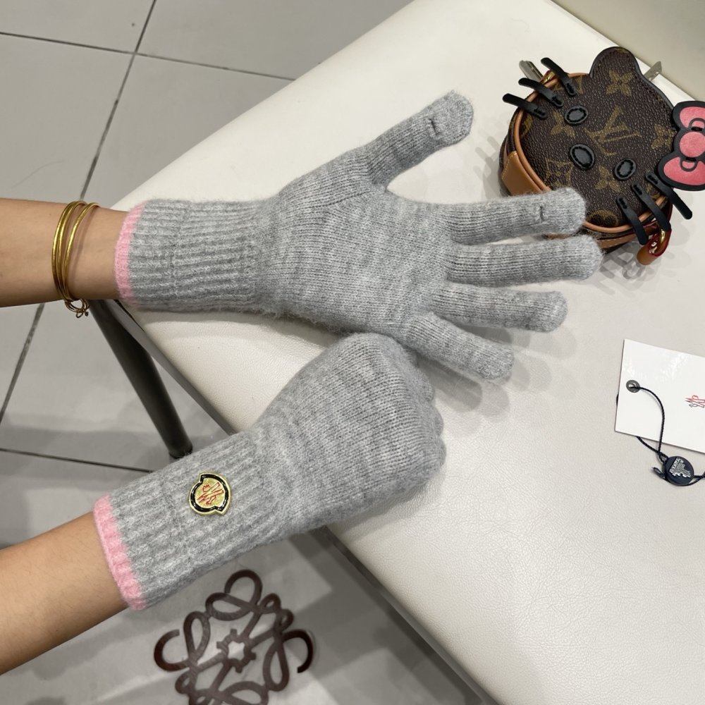 Gloves woolen women's фото 8