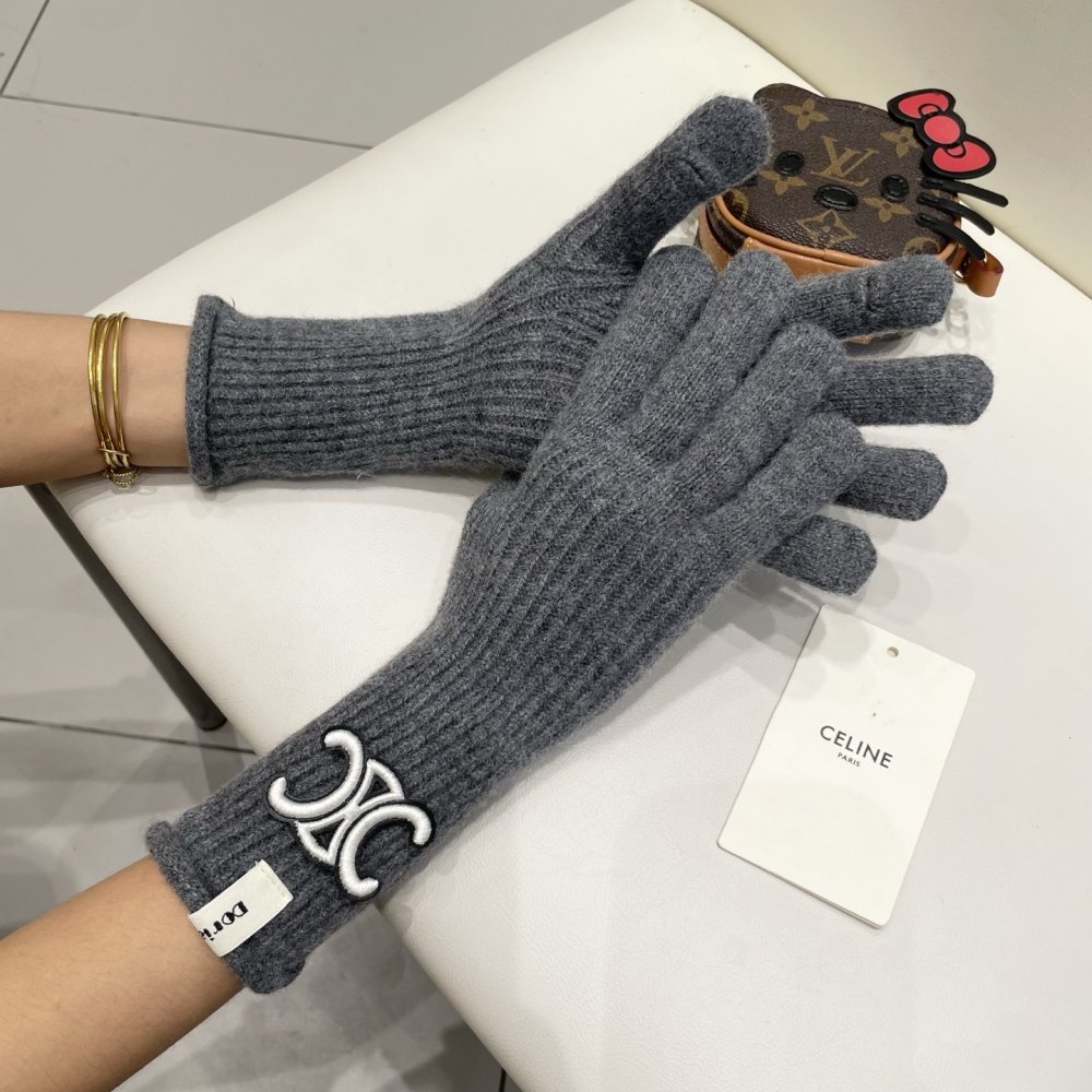 Gloves woolen women's фото 8