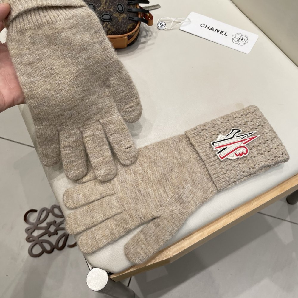 Gloves woolen women's фото 8