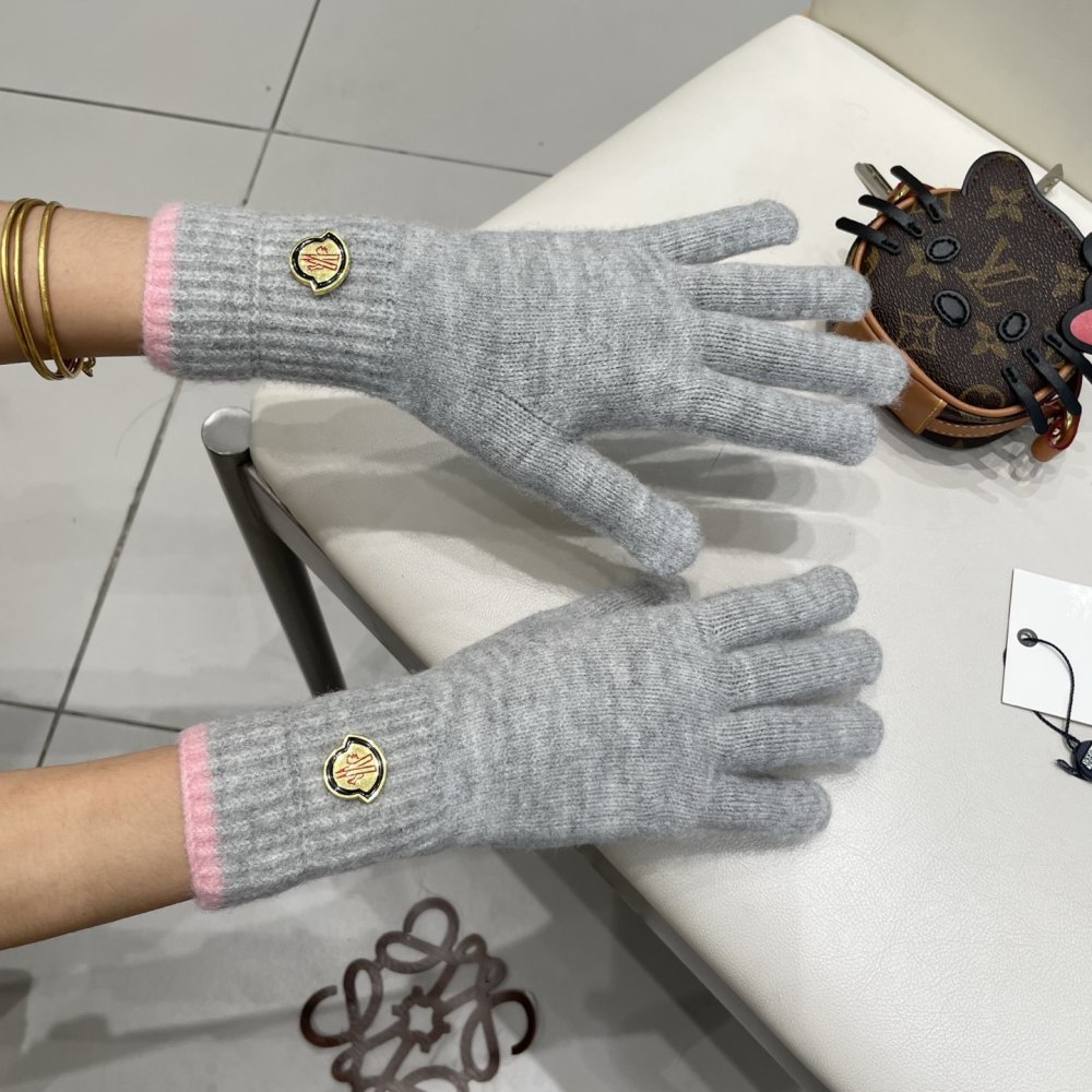 Gloves woolen women's фото 9