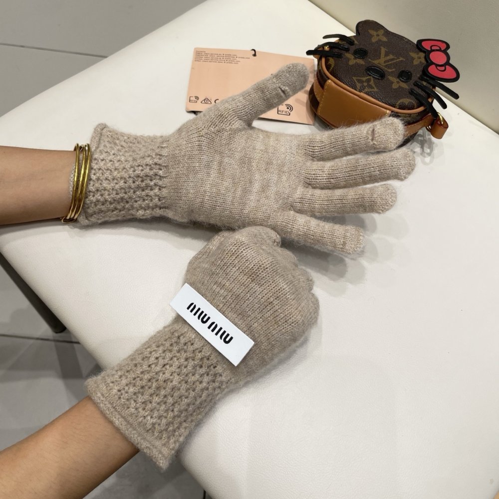 Gloves woolen women's фото 9