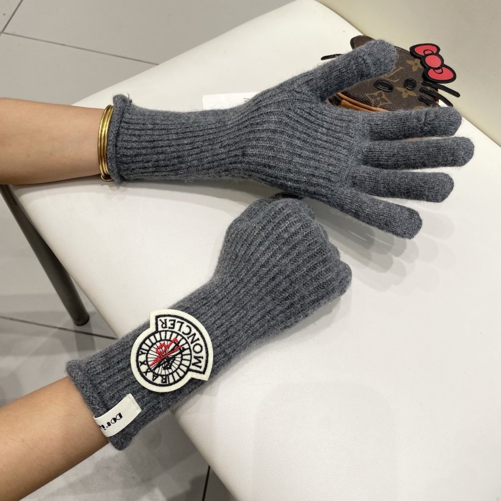 Gloves woolen women's фото 9