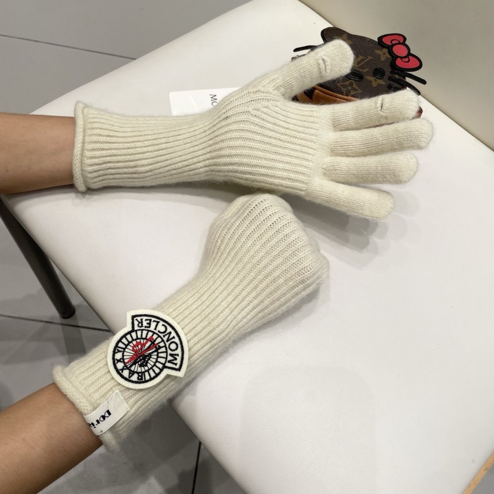 Gloves woolen women's фото 9