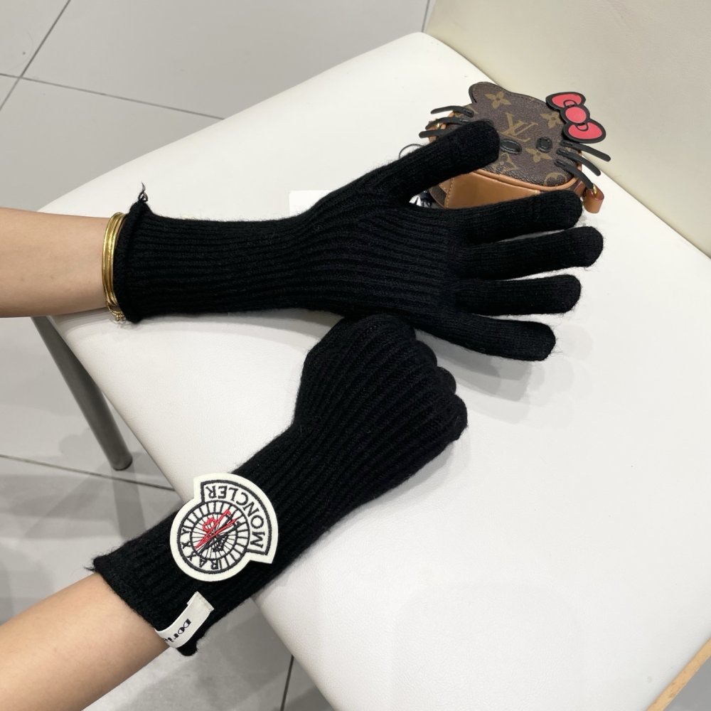 Gloves woolen women's фото 9