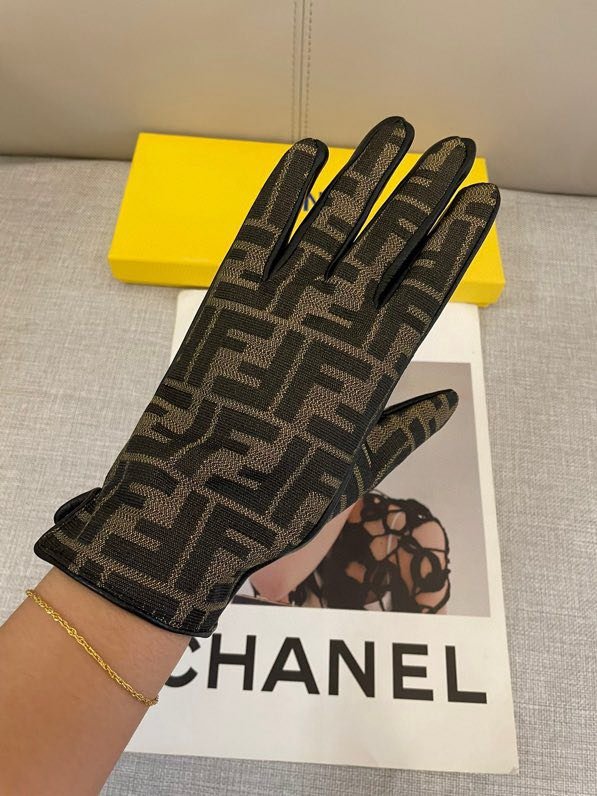 Перчатки женские фото 9