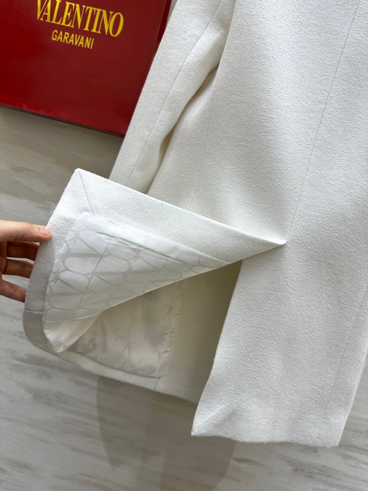 A jacket white female фото 7