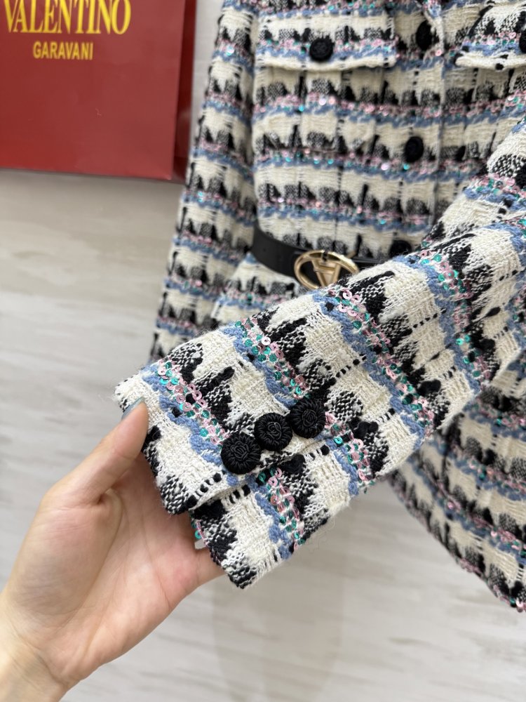 Піджак з вовняного твіду з поясом фото 6