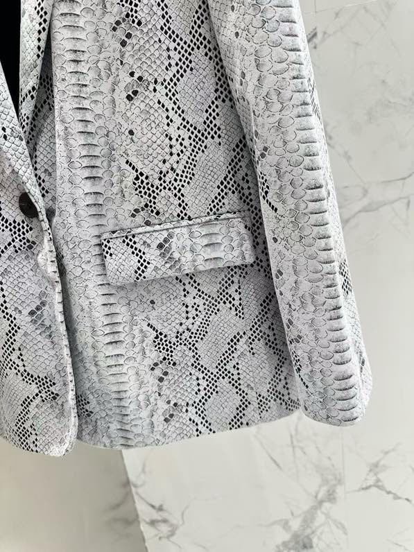 Пиджак кожаный женский фото 6