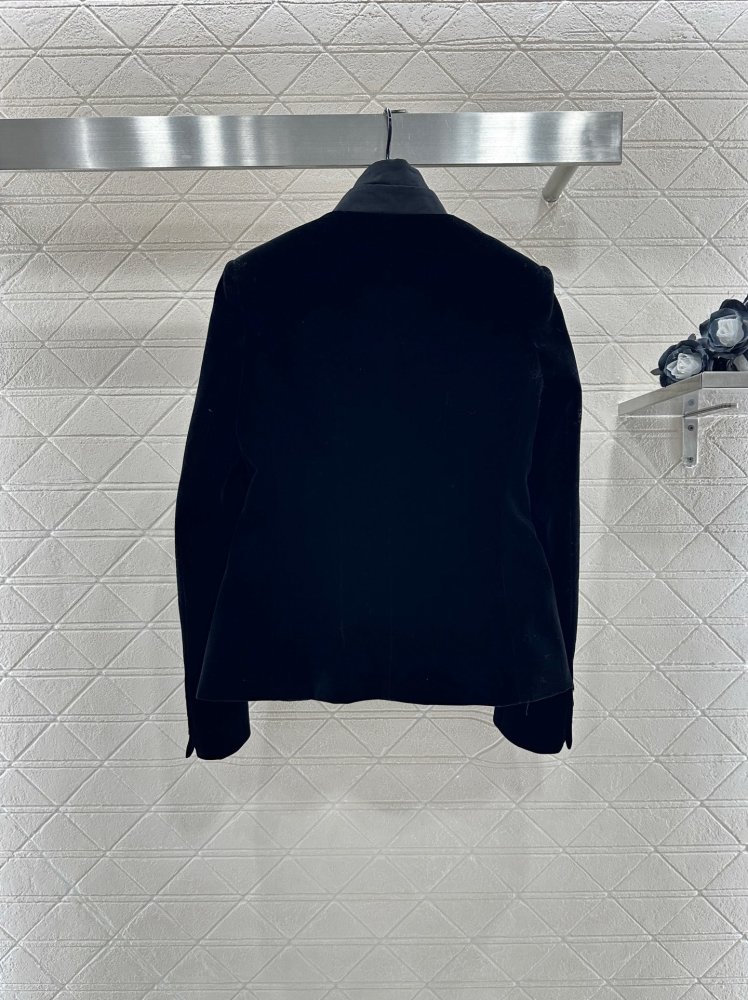 Піджак на однією гудзика жіночий фото 2