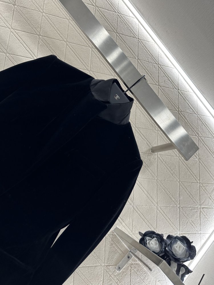 Піджак на однією гудзика жіночий фото 3