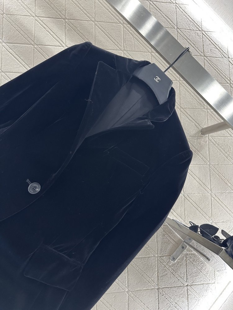 Піджак на однією гудзика жіночий фото 3