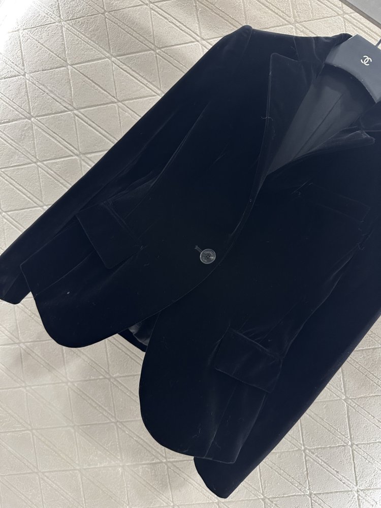 Піджак на однією гудзика жіночий фото 5