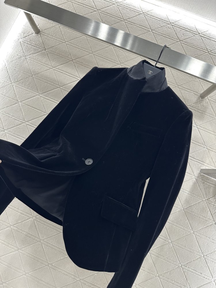 Піджак на однією гудзика жіночий фото 6