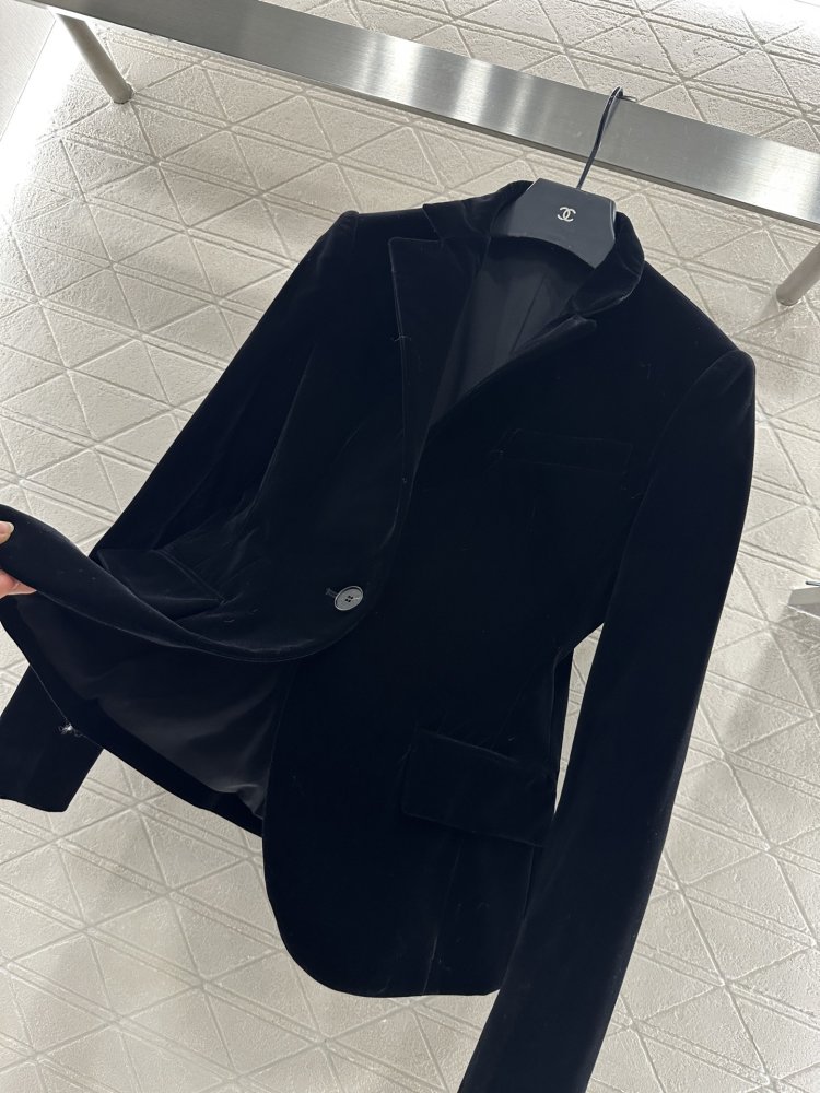 Піджак на однією гудзика жіночий фото 6