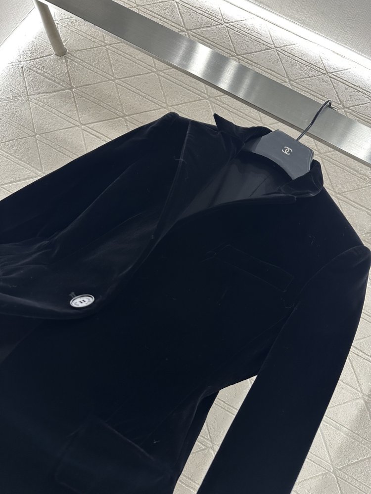 Піджак на однією гудзика жіночий фото 8