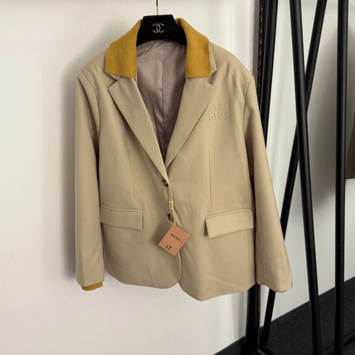 Пиджак приталенного кроя