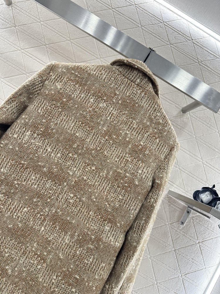 Пиджак с лацканами и поясом фото 4