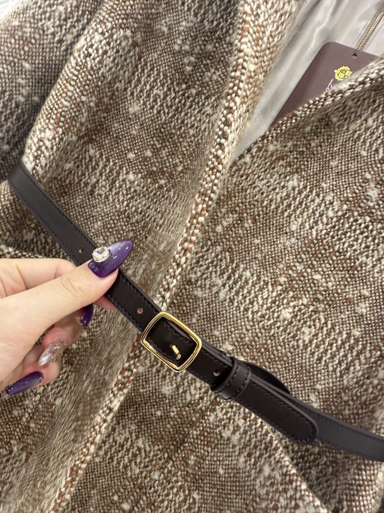 Пиджак с лацканами и поясом фото 7