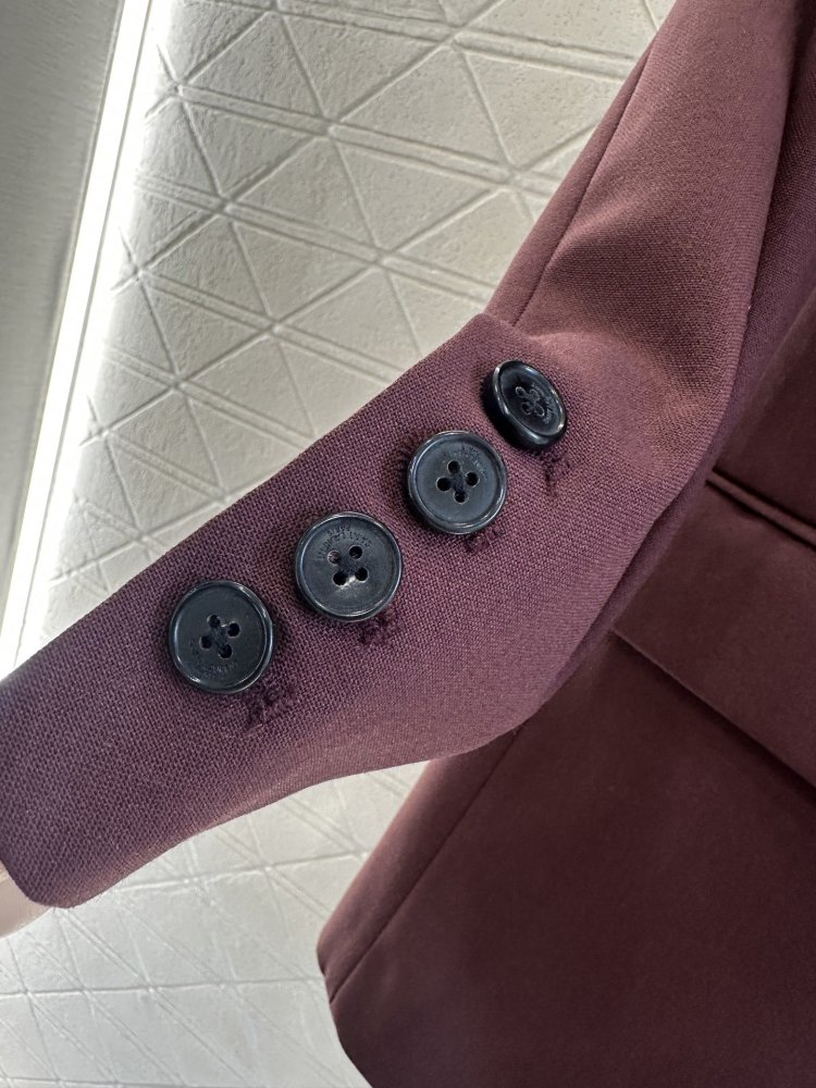 Піджак з прямими плечима і двубортными лацканами жіночий фото 5