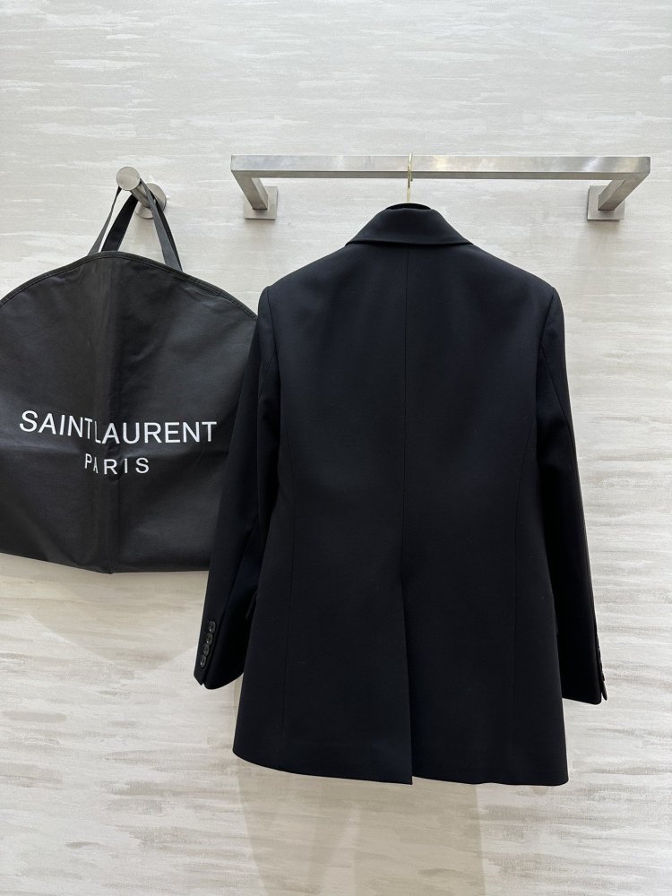 A jacket from sharpened лацками and one a button female фото 7