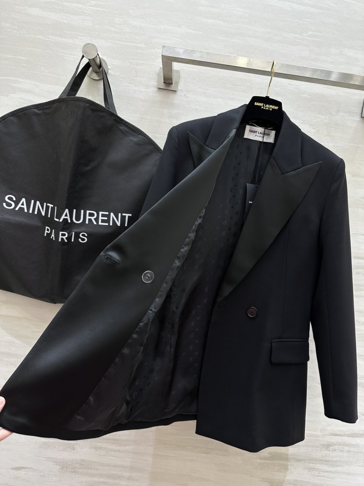 A jacket from sharpened лацками and one a button female фото 8