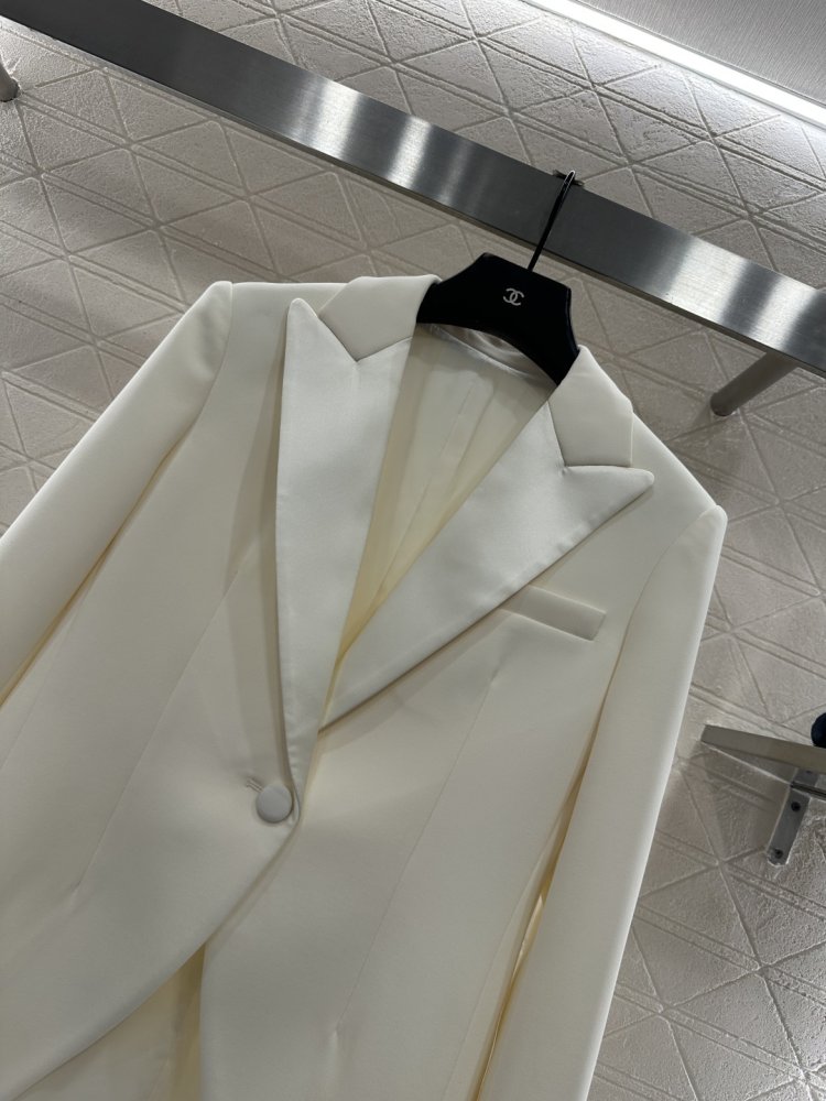 Пиджак средней длины с отворотами фото 3