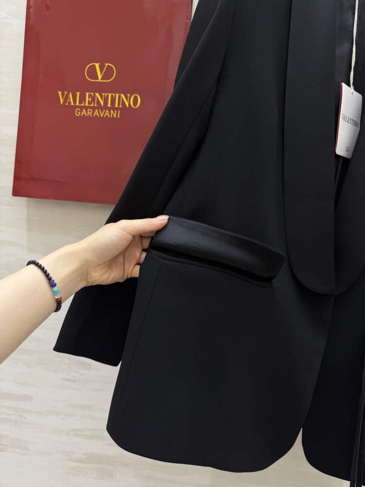 Пиджак женский атласный фото 8