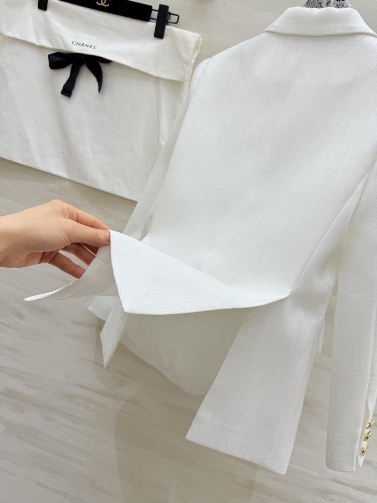 Піджак жіночий білий з мереживний обробкою фото 3