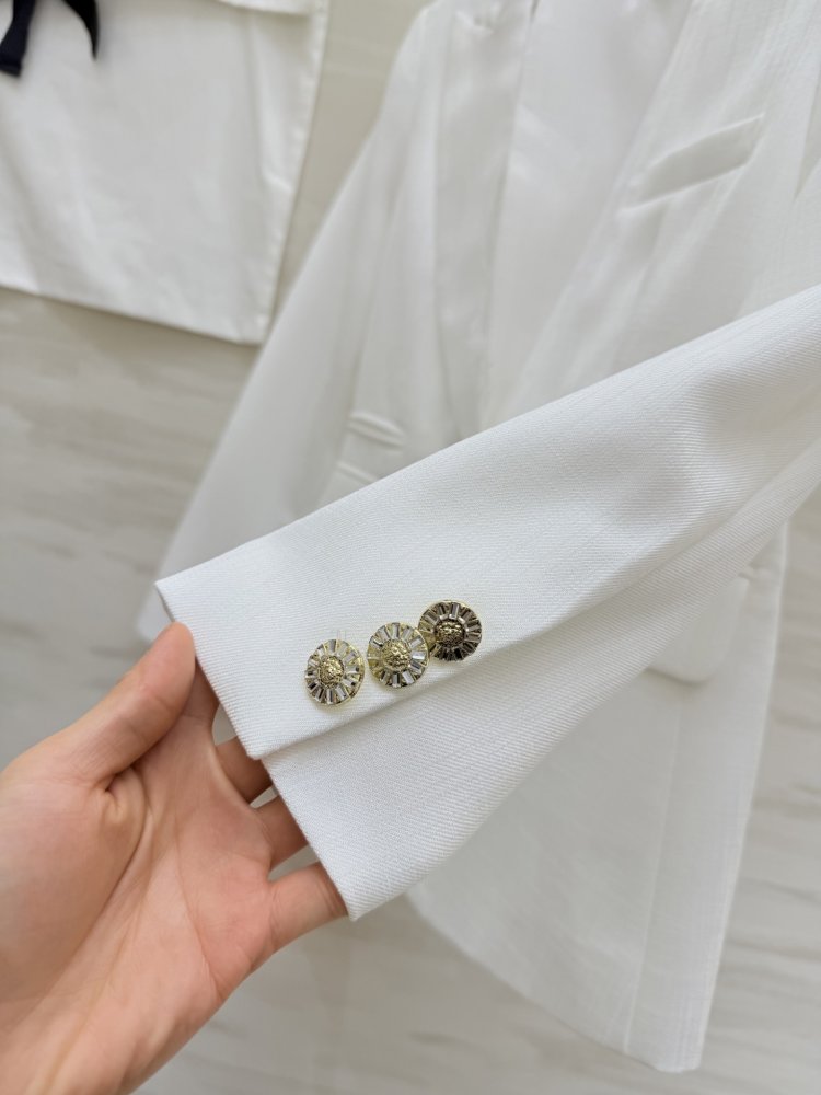 Піджак жіночий білий з мереживний обробкою фото 4