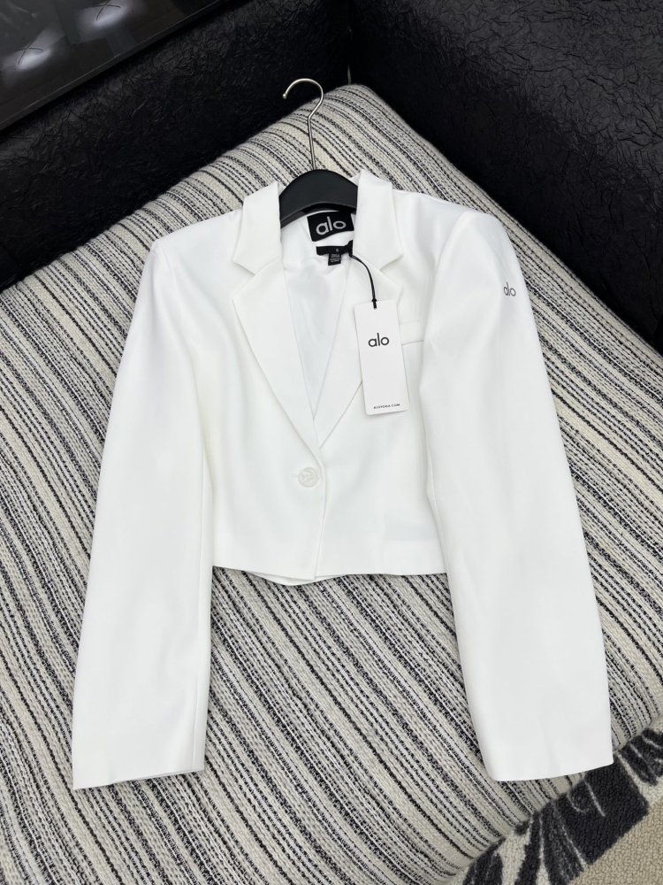 Пиджак женский белый