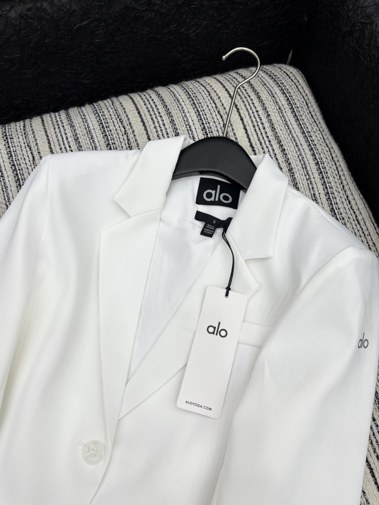 Пиджак женский белый фото 2