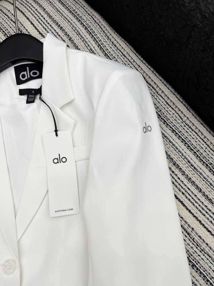 Пиджак женский белый фото 3