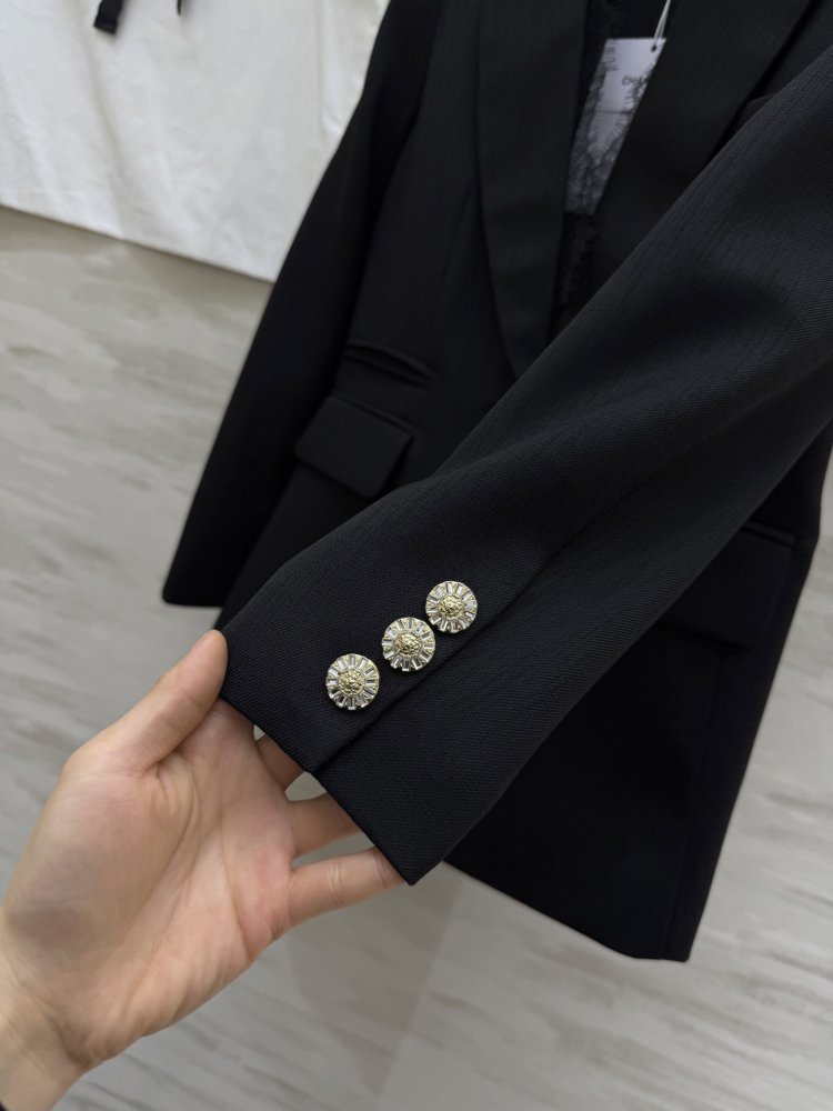 Піджак жіночий чорний з мереживний обробкою фото 5