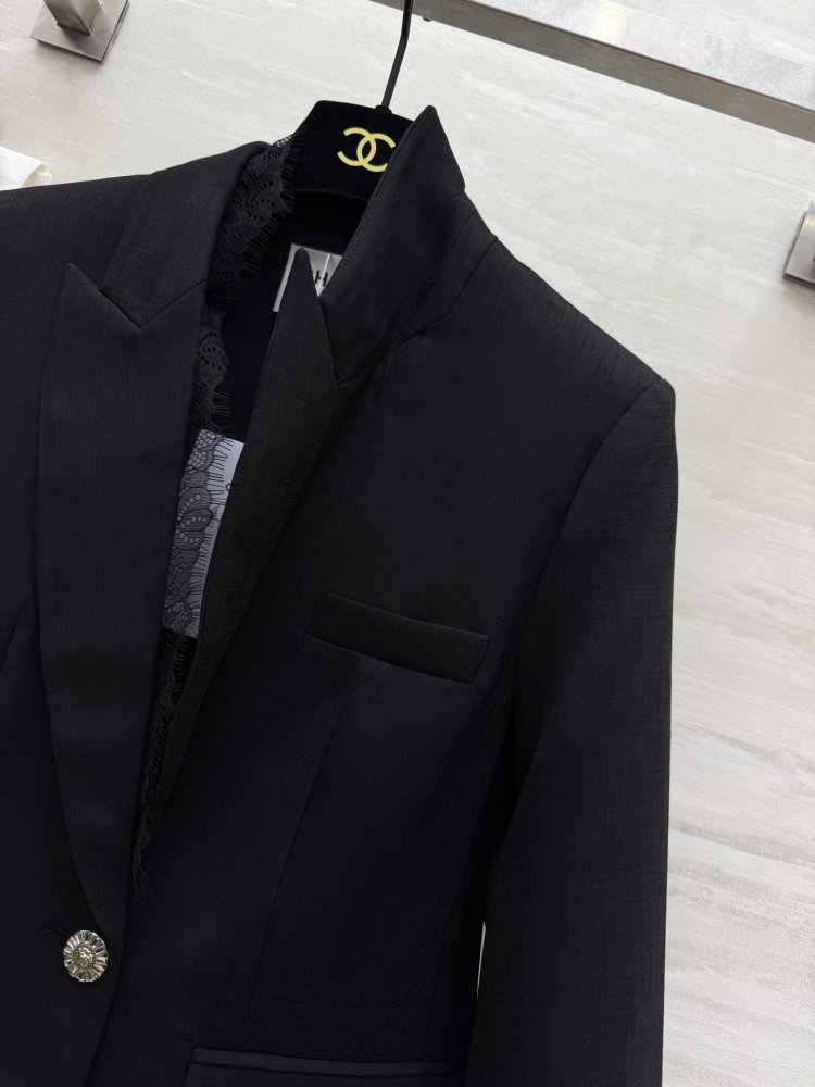 Піджак жіночий чорний з мереживний обробкою фото 7