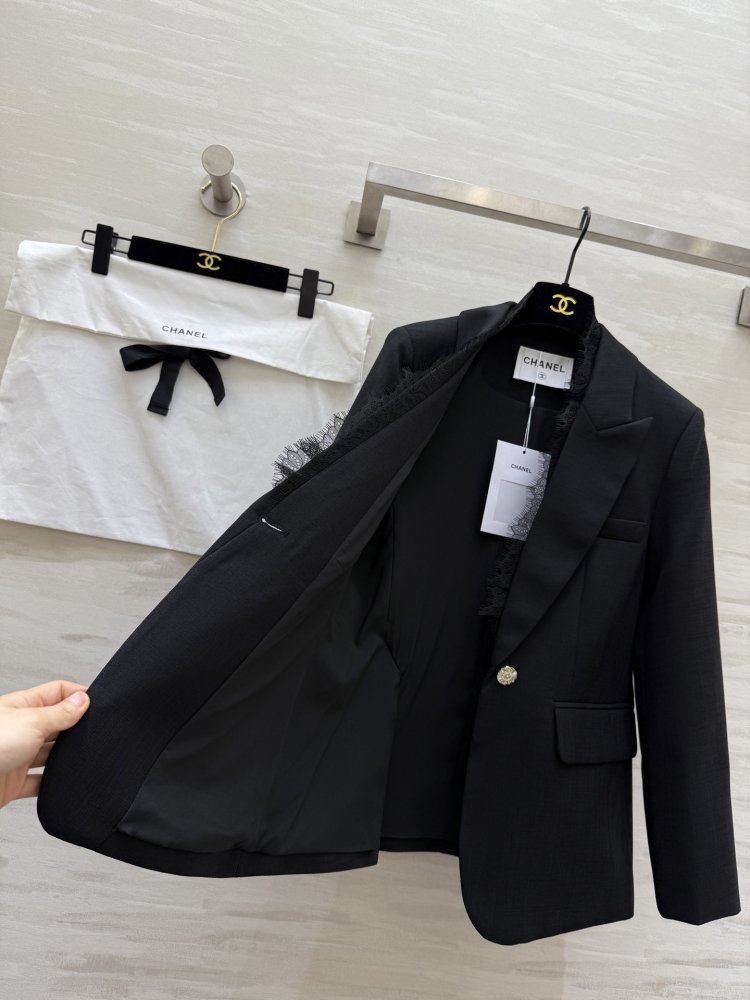 Піджак жіночий чорний з мереживний обробкою фото 9