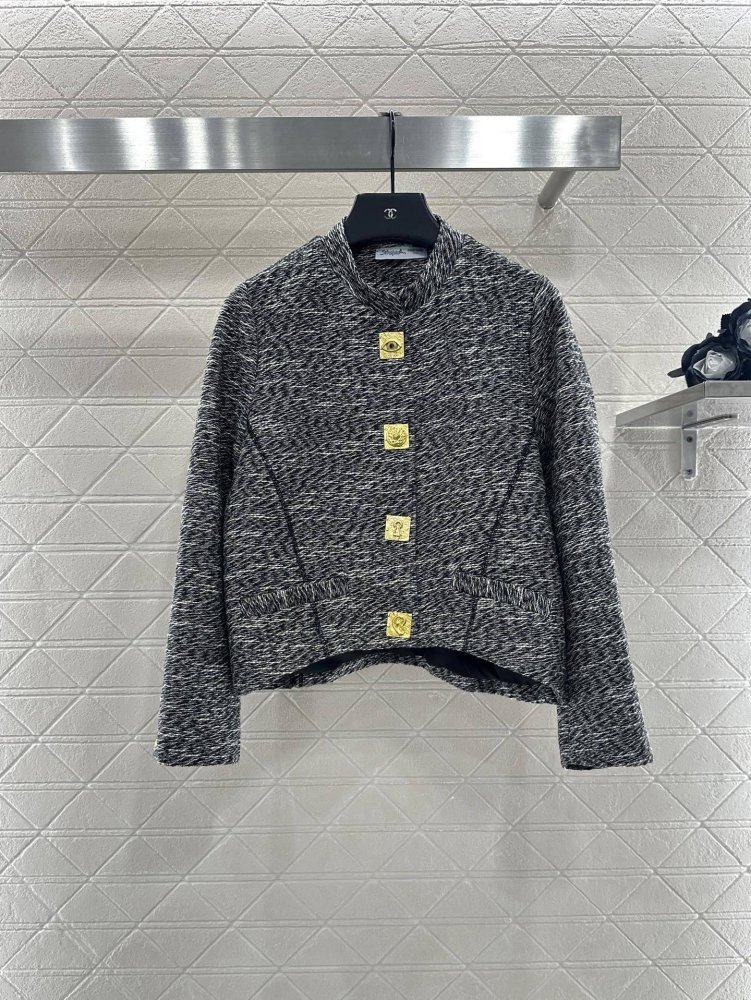 A jacket female from direct shoulders and lapels