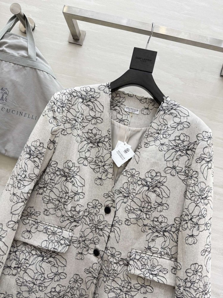 A jacket female фото 3