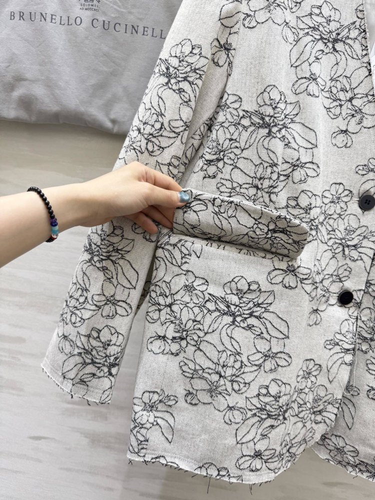 A jacket female фото 4