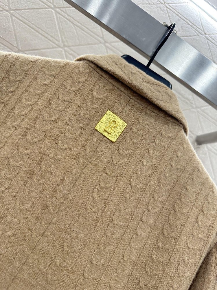 A jacket female фото 4