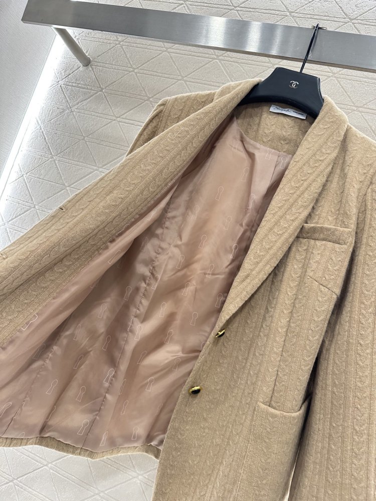 A jacket female фото 8