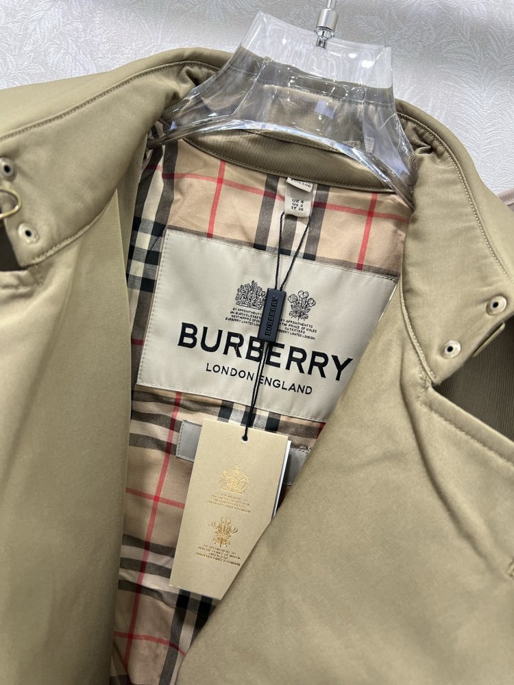 Пятибортное пальто женское фото 5