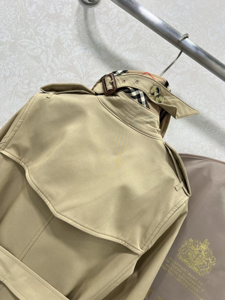 Пятибортное пальто женское фото 9